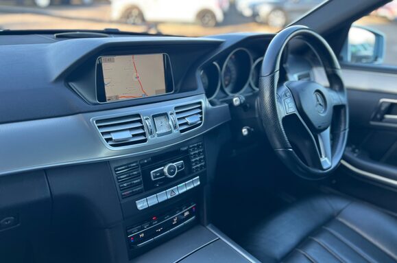 Mercedes-Benz E Class E220 BLUETEC SE AUTOMATIC 31