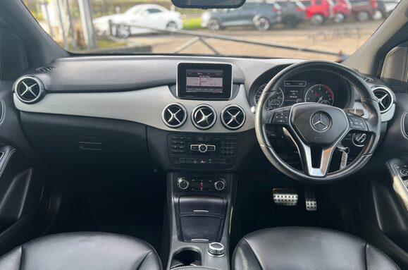 Mercedes-Benz B Class B180 1.8 CDI BLUEEFFICIENCY SPORT AUTO 33