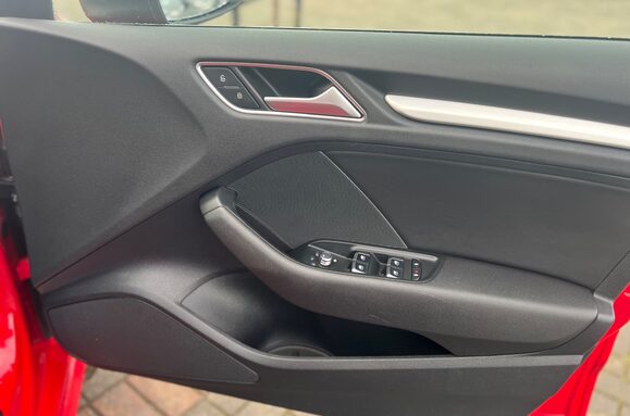 Audi A3 TDI QUATTRO S LINE 18