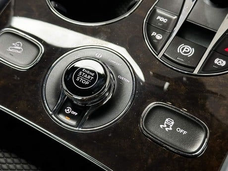 Bentley Bentayga 4.0 V8 Azure Auto 4WD Euro 6 (s/s) 5dr 49