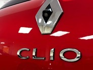 Renault Clio 1.5 dCi Signature Nav Euro 6 (s/s) 5dr 11