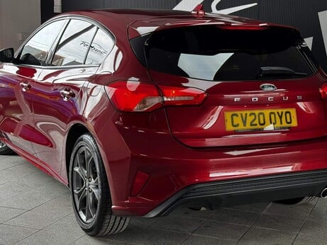 Ford Focus 1.0T EcoBoost ST-Line Euro 6 (s/s) 5dr 3