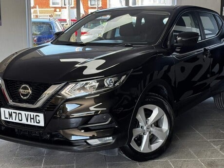 Nissan Qashqai 1.3 DIG-T Acenta Premium Euro 6 (s/s) 5dr 8