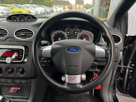 Ford Focus 2.5 SIV ST-500 3dr 27