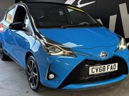 Toyota Yaris 1.5 VVT-h Cyan Bi-Tone E-CVT Euro 6 (s/s) 5dr 5