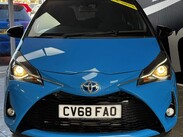 Toyota Yaris 1.5 VVT-h Cyan Bi-Tone E-CVT Euro 6 (s/s) 5dr 6