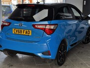 Toyota Yaris 1.5 VVT-h Cyan Bi-Tone E-CVT Euro 6 (s/s) 5dr 9