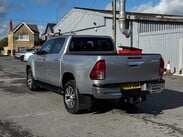 Toyota Hilux 2.4 D-4D Invincible Auto 4WD Euro 6 (s/s) 4dr (TSS) 45