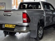 Toyota Hilux 2.4 D-4D Invincible Auto 4WD Euro 6 (s/s) 4dr (TSS) 13