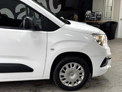 Vauxhall Combo 1.6 Turbo D 2300 Sportive L1 H1 Euro 6 (s/s) 4dr