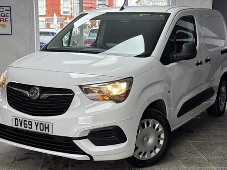 Vauxhall Combo 1.6 Turbo D 2300 Sportive L1 H1 Euro 6 (s/s) 4dr 8