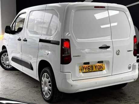 Vauxhall Combo 1.6 Turbo D 2300 Sportive L1 H1 Euro 6 (s/s) 4dr 15