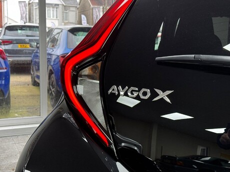 Toyota Aygo X 1.0 VVT-i Edge Euro 6 (s/s) 5dr 11