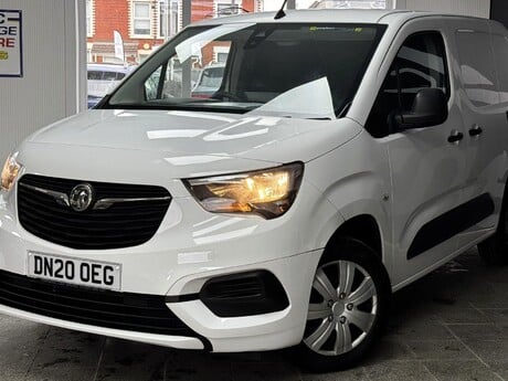 Vauxhall Combo 1.6 Turbo D 2300 Sportive L1 H1 Euro 6 (s/s) 4dr 8