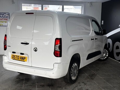 Vauxhall Combo 1.5 Turbo D 2300 Sportive L2 H1 Euro 6 (s/s) 4dr 9