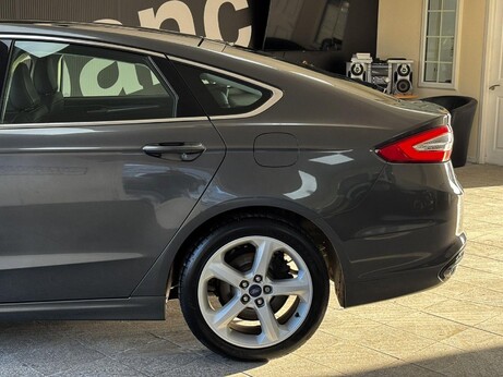 Ford Mondeo 2.0 TDCi Titanium Edition Euro 6 (s/s) 5dr 4