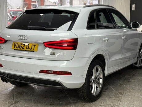 Audi Q3 2.0 TDI S line S Tronic quattro Euro 5 (s/s) 5dr 10