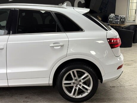 Audi Q3 2.0 TDI S line S Tronic quattro Euro 5 (s/s) 5dr 16