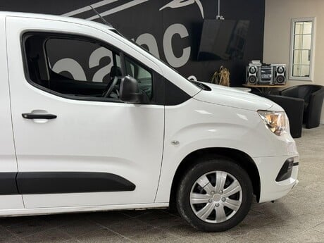 Vauxhall Combo 1.6 Turbo D 2300 Sportive L1 H1 Euro 6 (s/s) 4dr 4