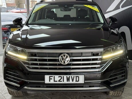 Volkswagen Touareg 3.0 TDI V6 SEL Tiptronic 4Motion Euro 6 (s/s) 5dr 9