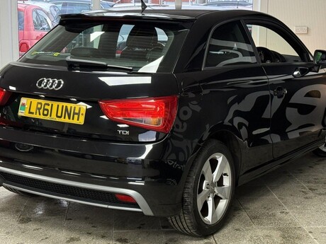 Audi A1 1.6 TDI S line Euro 5 (s/s) 3dr 8