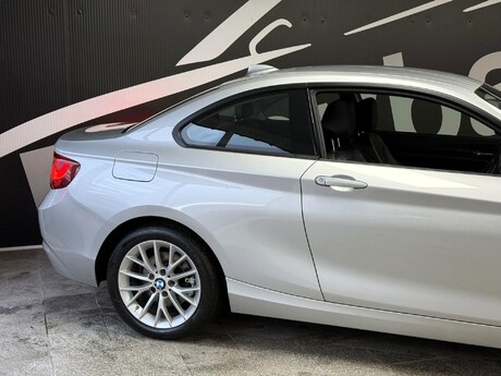 BMW 2 Series 2.0 220i SE Euro 6 (s/s) 2dr 5