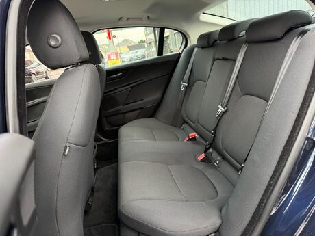 Jaguar XE 2.0i GPF SE Auto Euro 6 (s/s) 4dr 39