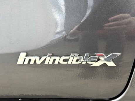 Toyota Hilux 2.4 D-4D Invincible X Auto 4WD Euro 6 4dr (TSS, 3.5t) 5