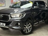 Toyota Hilux 2.4 D-4D Invincible X Auto 4WD Euro 6 4dr (TSS, 3.5t) 8