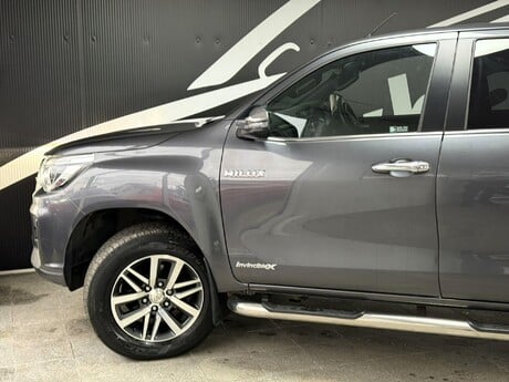 Toyota Hilux 2.4 D-4D Invincible X Auto 4WD Euro 6 4dr (TSS, 3.5t) 18