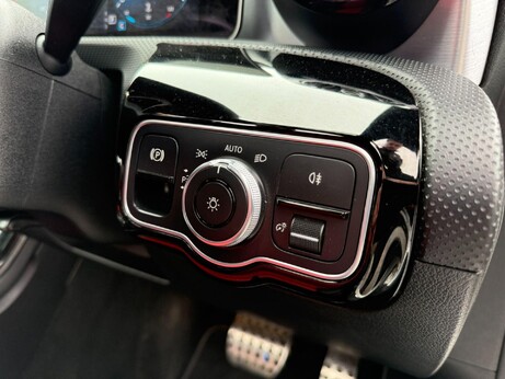 Mercedes-Benz CLA Class 2.0 CLA220d AMG Line (Premium Plus) Shooting Brake 8G-DCT Euro 6 (s/s) 5dr 4