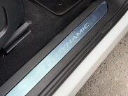 Land Rover Range Rover Evoque 1.5 P300e 12.2kWh R-Dynamic SE Auto 4WD Euro 6 (s/s) 5dr 31