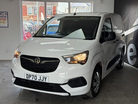 Vauxhall Combo 1.6 Turbo D 2300 Sportive L1 H1 Euro 6 (s/s) 4dr 3