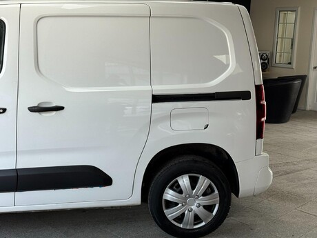 Vauxhall Combo 1.6 Turbo D 2300 Sportive L1 H1 Euro 6 (s/s) 4dr 22