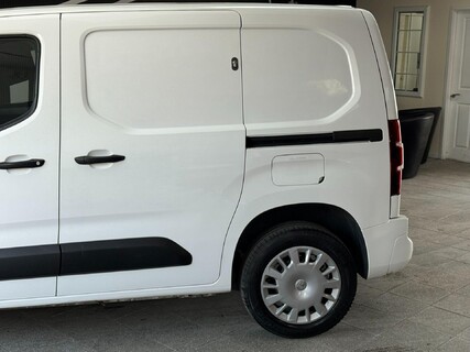 Vauxhall Combo 1.6 Turbo D 2300 Sportive L1 H1 Euro 6 (s/s) 4dr