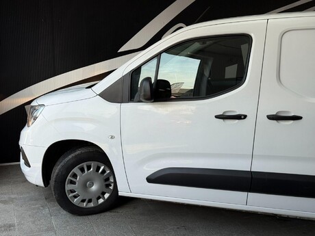 Vauxhall Combo 1.6 Turbo D 2300 Sportive L1 H1 Euro 6 (s/s) 4dr 7