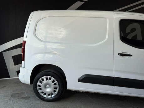 Vauxhall Combo 1.6 Turbo D 2300 Sportive L1 H1 Euro 6 (s/s) 4dr 19