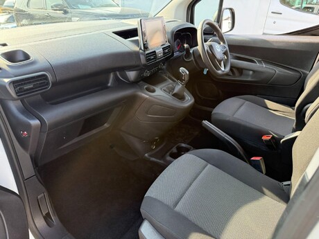 Vauxhall Combo 1.6 Turbo D 2300 Sportive L1 H1 Euro 6 (s/s) 4dr 25