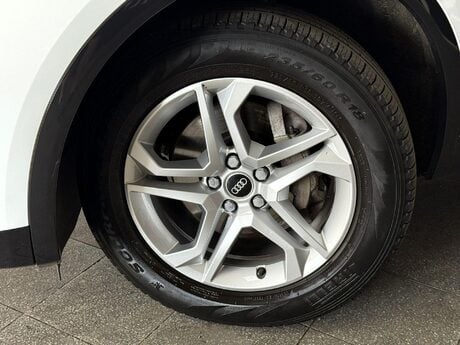 Audi Q5 2.0 TDI 40 Sport S Tronic quattro Euro 6 (s/s) 5dr 27