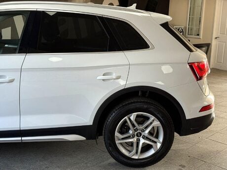 Audi Q5 2.0 TDI 40 Sport S Tronic quattro Euro 6 (s/s) 5dr 29