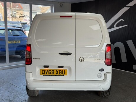 Vauxhall Combo 1.6 Turbo D 2300 Sportive L1 H1 Euro 6 (s/s) 4dr 8