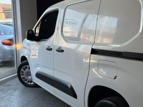 Vauxhall Combo 1.6 Turbo D 2300 Sportive L1 H1 Euro 6 (s/s) 4dr 36