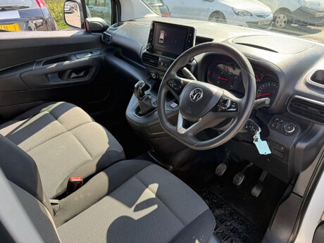 Vauxhall Combo 1.6 Turbo D 2300 Sportive L1 H1 Euro 6 (s/s) 4dr 18