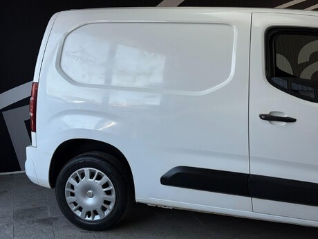 Vauxhall Combo 1.6 Turbo D 2300 Sportive L1 H1 Euro 6 (s/s) 4dr 34