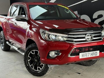 Toyota Hilux 2.4 D-4D Invincible X 4WD Euro 6 4dr (TSS, 3.5t)