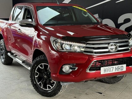 Toyota Hilux 2.4 D-4D Invincible X 4WD Euro 6 4dr (TSS, 3.5t)