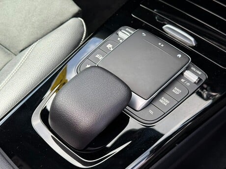 Mercedes-Benz A Class 2.0 A220d Exclusive Edition Plus 8G-DCT Euro 6 (s/s) 5dr 11