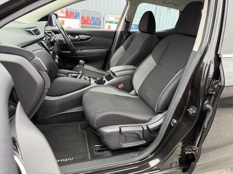 Nissan Qashqai 1.3 DIG-T Acenta Premium Euro 6 (s/s) 5dr 30