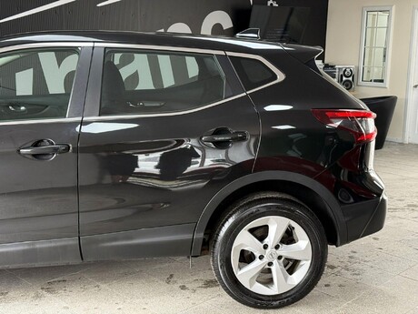 Nissan Qashqai 1.3 DIG-T Acenta Premium Euro 6 (s/s) 5dr 34