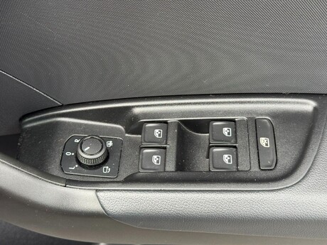 Audi A1 1.0 TFSI 30 Technik Sportback S Tronic Euro 6 (s/s) 5dr 39